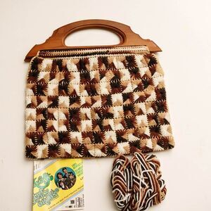 Vintage 70's handmade brown ombre needlework purse handbag wood handle w/yarn